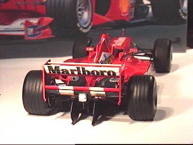 f1_2000_26.jpg (19909 Byte)