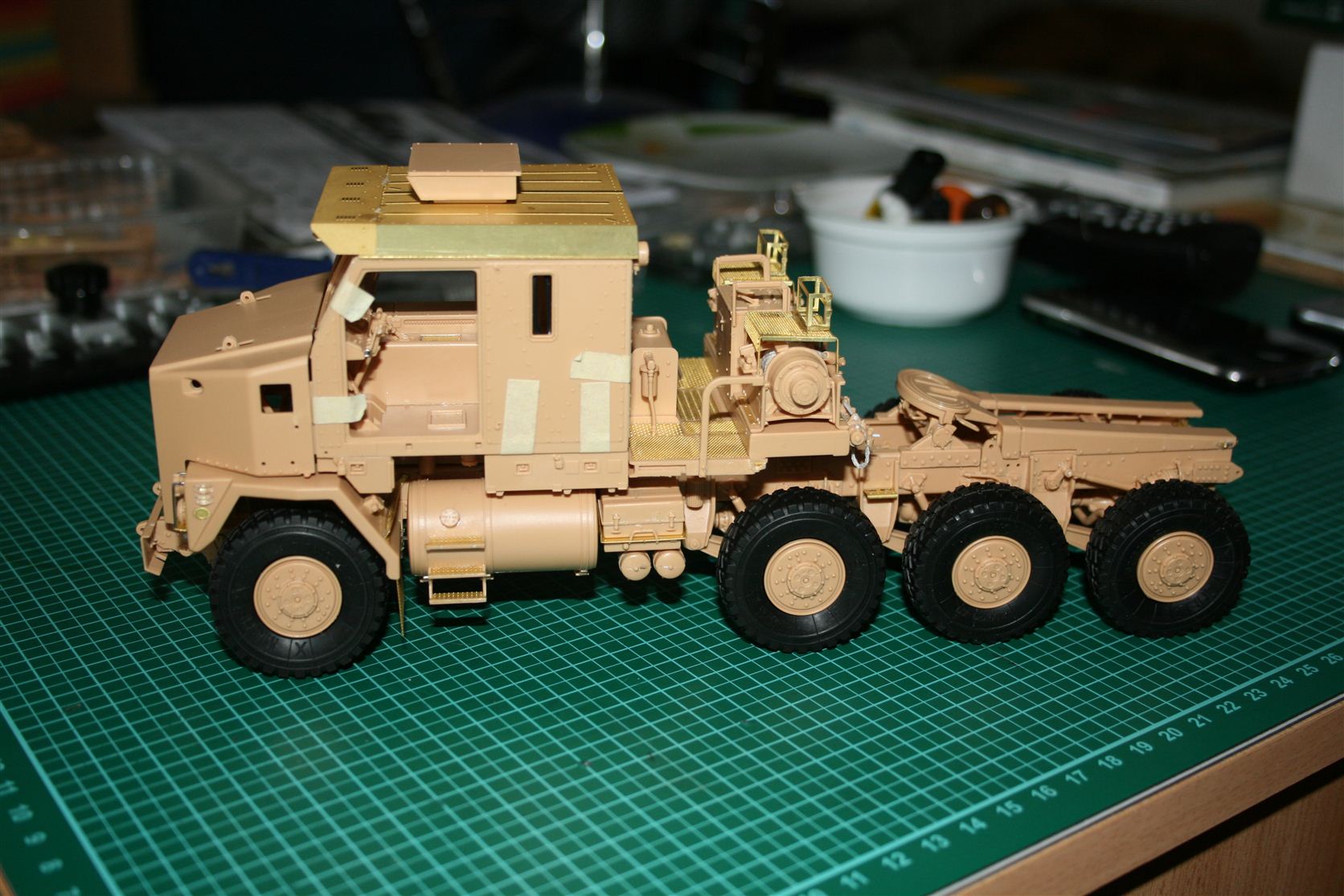 Amazon.com: Hobby Boss M1070/M1000 HETS Vehicle Model